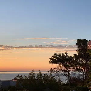 https://hotel-la-caravelle-roquebrune-sur-argens.fr-provencehotel.com